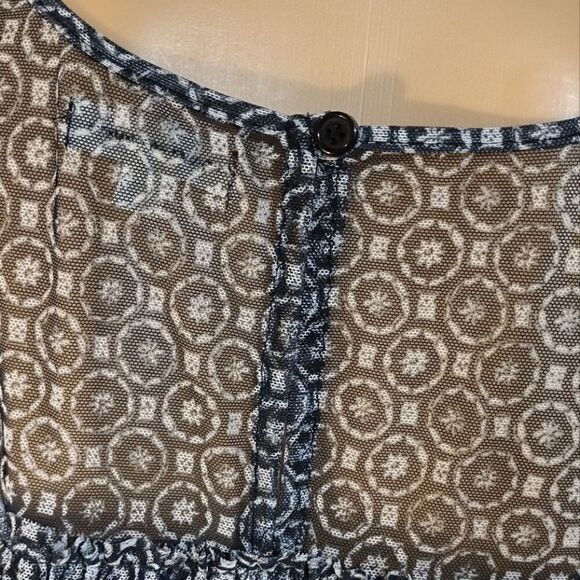 Max Studio Women's Size 1X Black and White Print Sheer Blouse Top - Picture 6 of 9